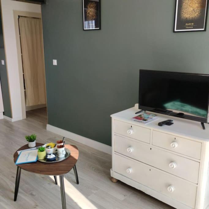 Appartement Verdoyant Au Bord Du Lac Leman Entre Evian Et Thonon Dans Une Villa Publier Exterior photo
