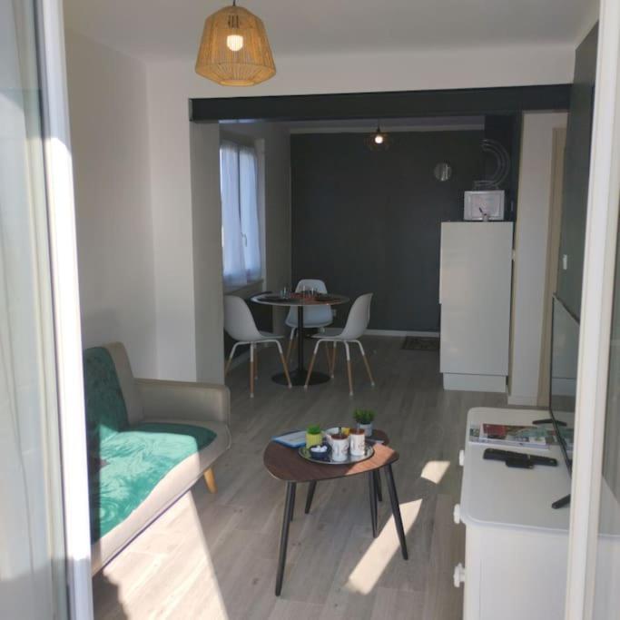 Appartement Verdoyant Au Bord Du Lac Leman Entre Evian Et Thonon Dans Une Villa Publier Exterior photo