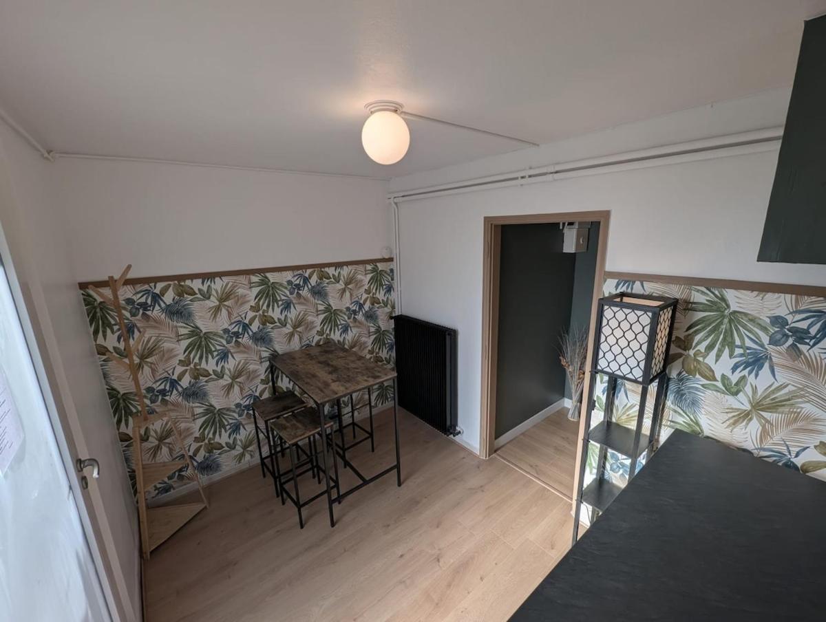 Appartement Verdoyant Au Bord Du Lac Leman Entre Evian Et Thonon Dans Une Villa Publier Exterior photo