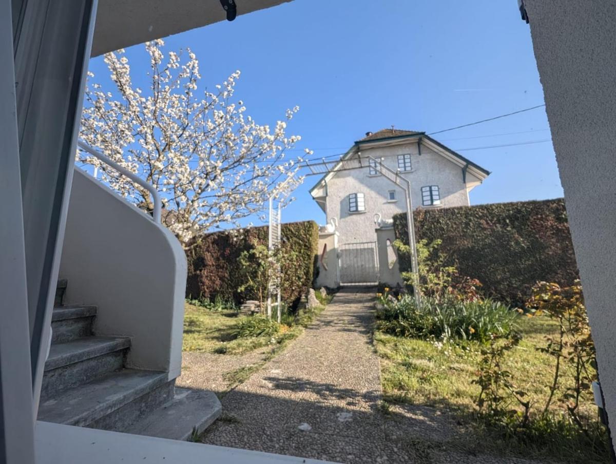 Appartement Verdoyant Au Bord Du Lac Leman Entre Evian Et Thonon Dans Une Villa Publier Exterior photo